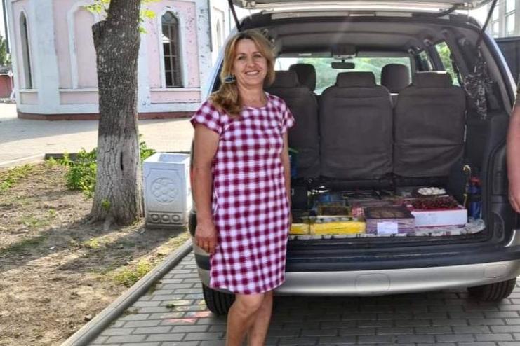 Смачна допомога заради Перемоги: тендітна мама Захисника з Кілії навипікала для ЗСУ вже більше півтори тонни смаколиків